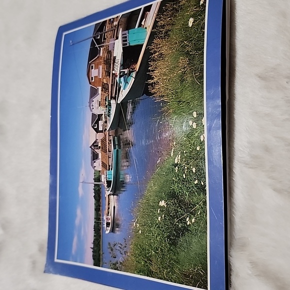 PRINCE EDWARD ISLAND  SOUVENIR BOOKLET. DAVID TOWLER 1991. - Picture 6 of 6